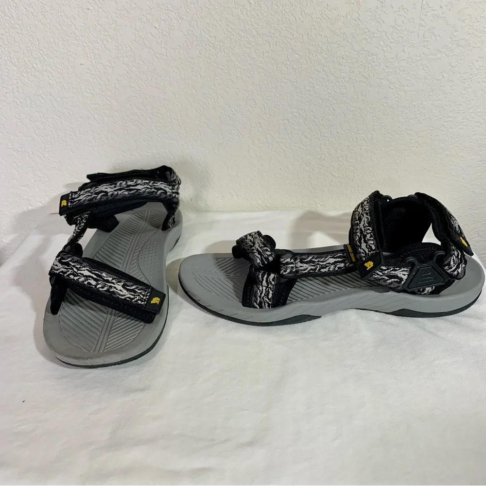 Camel Crown stylish sandals
